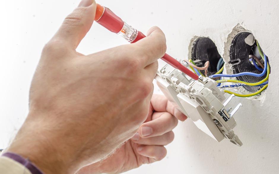 recherche travail électricien bâtiment Othis